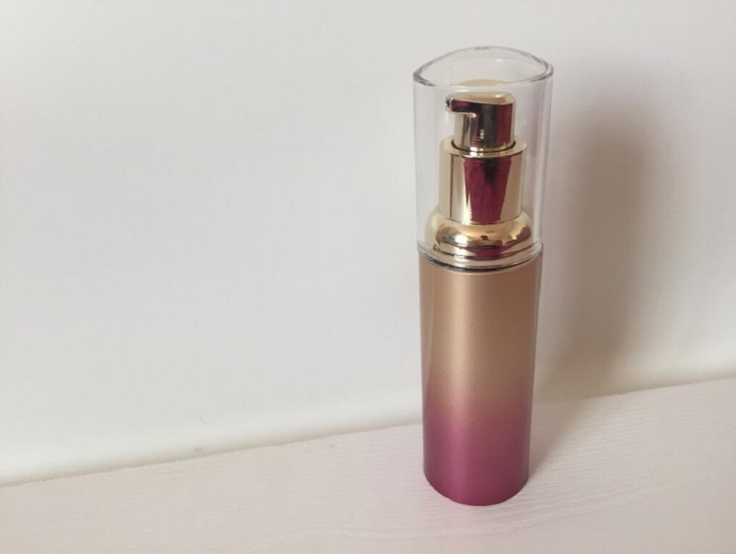 زجاجة بلاستيكية بسعة 40 مل مع  - مراجعة Essence Serum Toner وسعره