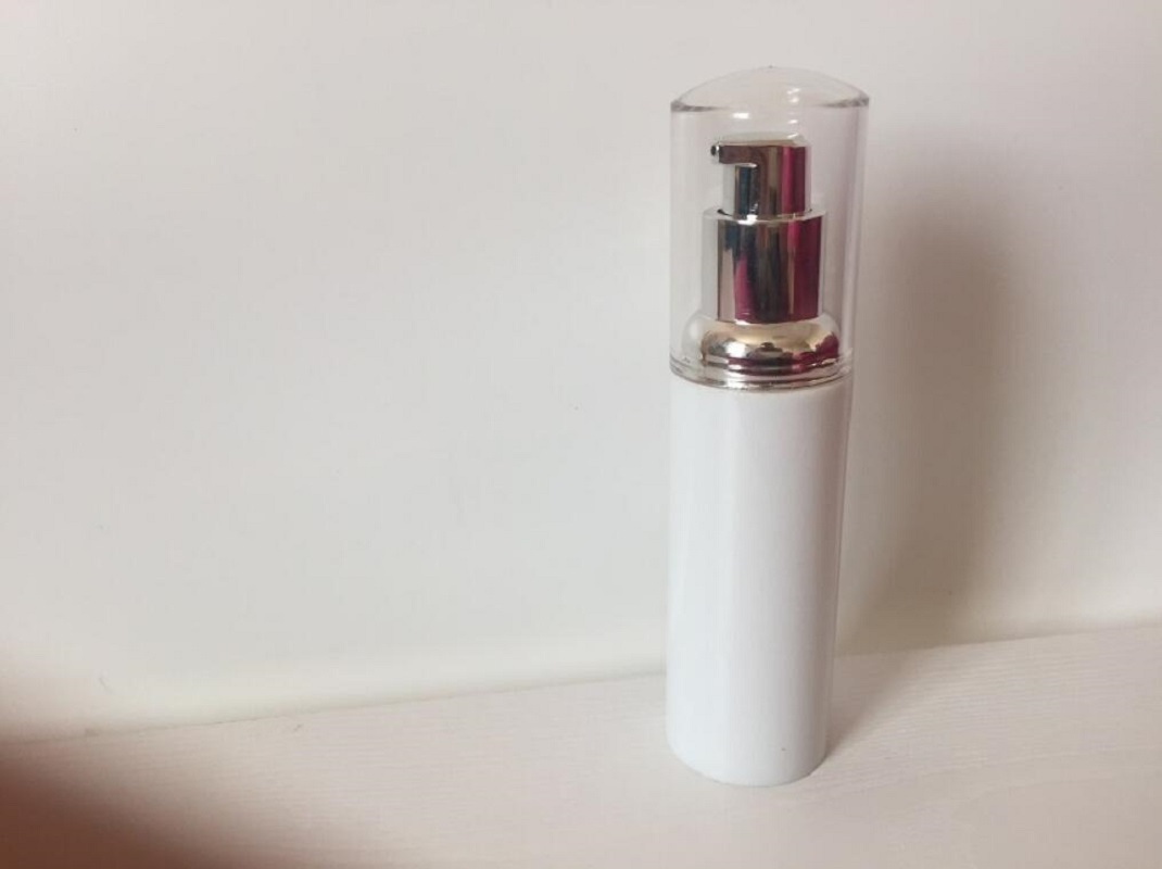 زجاجة بلاستيكية بسعة 40 مل مع  - مراجعة Essence Serum Toner وسعره